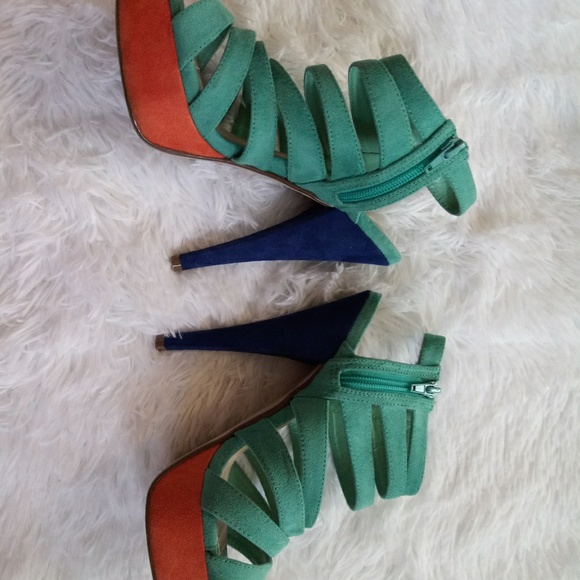 Heart in D Multi Color Platform Sandals - Picture 6 of 6